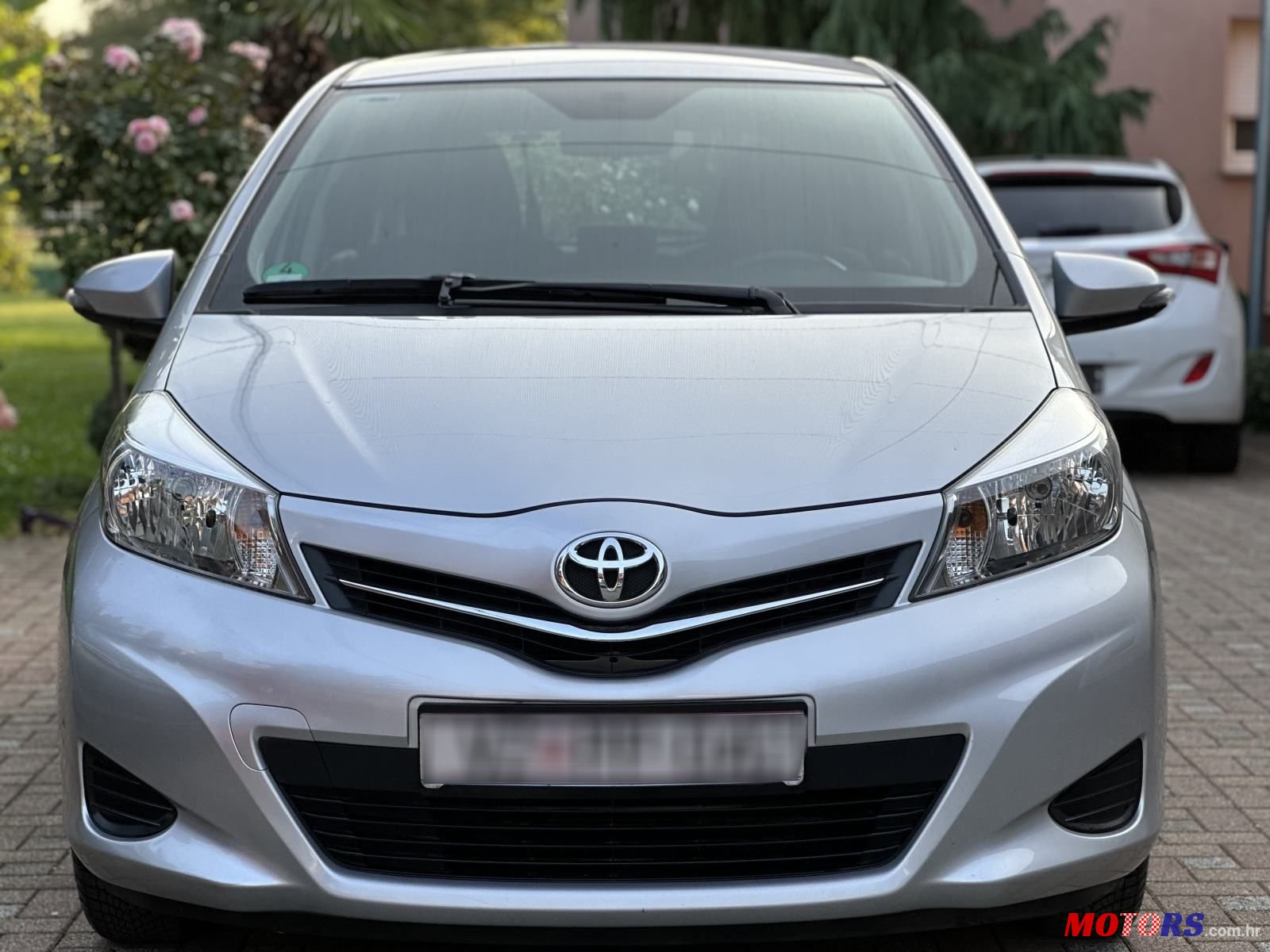 2012' Toyota Yaris 1,0 Vvt-I Sol photo #2