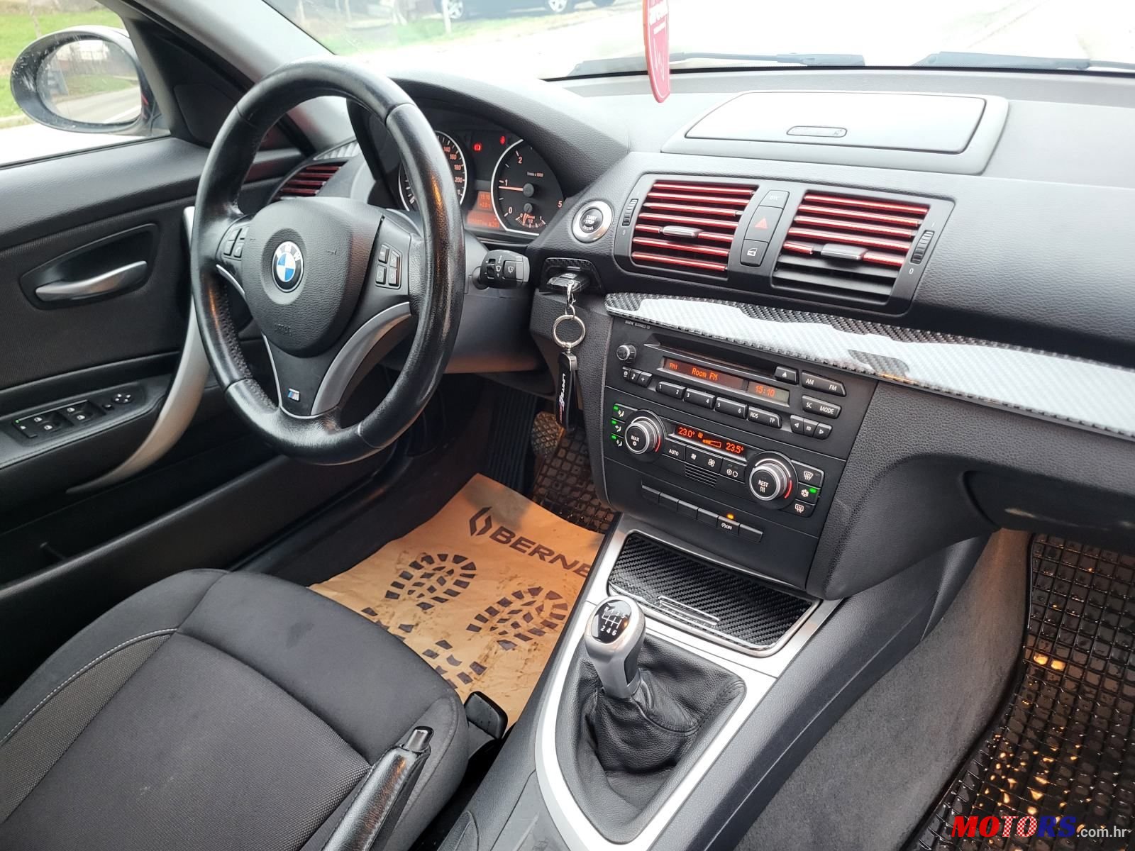 2008' BMW Serija 1 118D photo #2