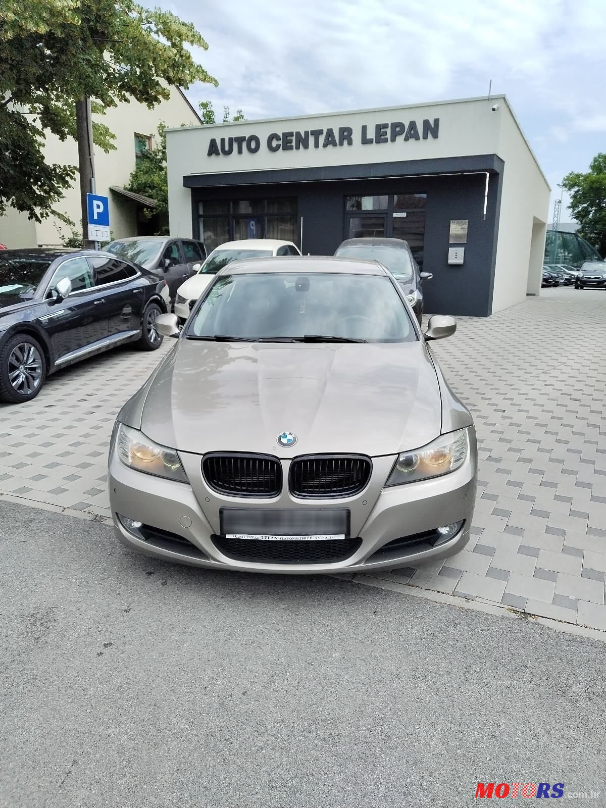 2011' BMW Serija 3 318D photo #1