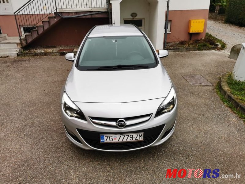 2014' Opel Astra Karavan photo #2