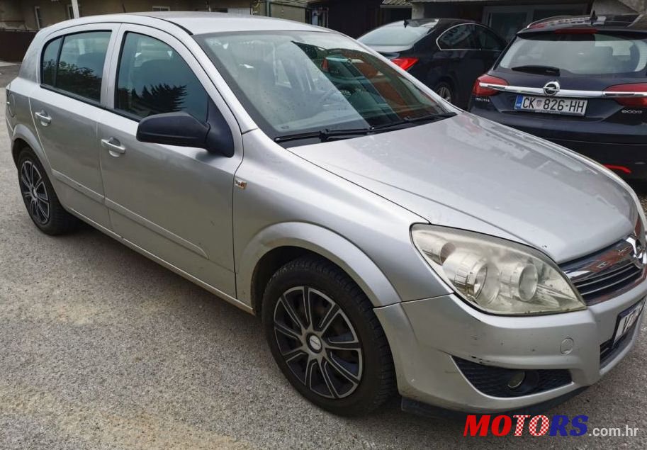 2008' Opel Astra 1,7 Cdti photo #1