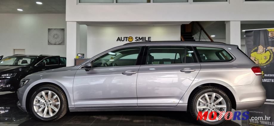 2018' Volkswagen Passat Variant photo #6