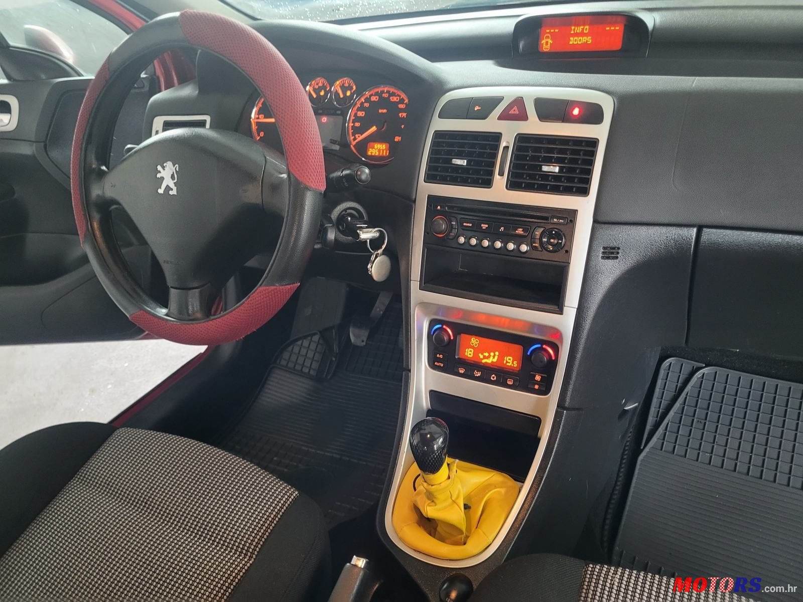 2006' Peugeot 307 X 1,6 16V Hdi photo #2