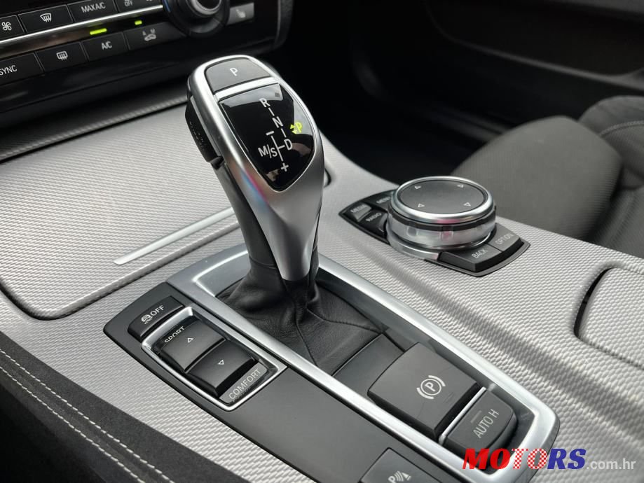 2015' BMW Serija 5 520D photo #3