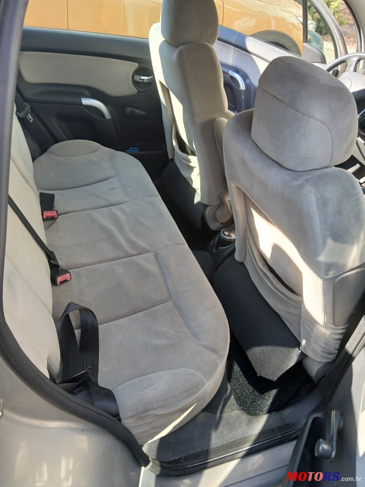 2004' Citroen C3 1,4 I photo #3