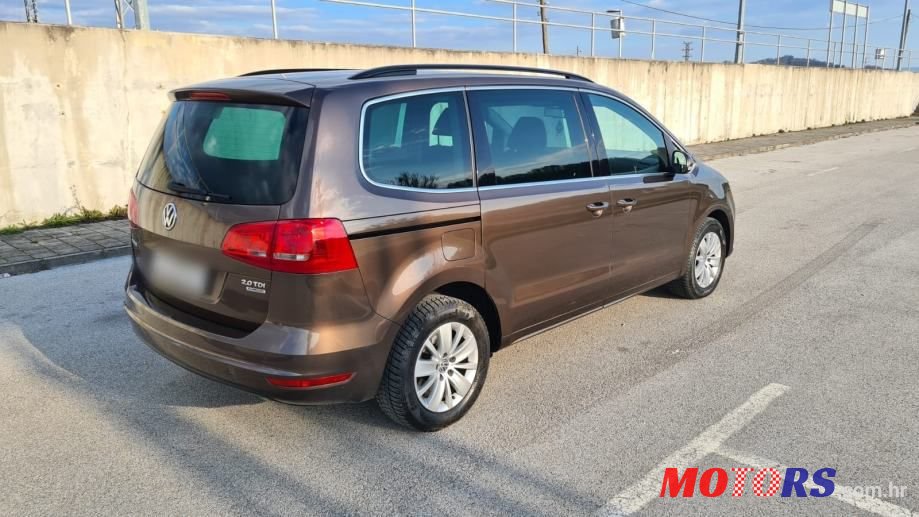 2012' Volkswagen Sharan photo #3