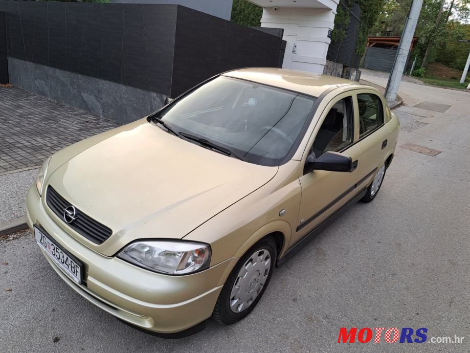 2006' Opel Astra Classic photo #1