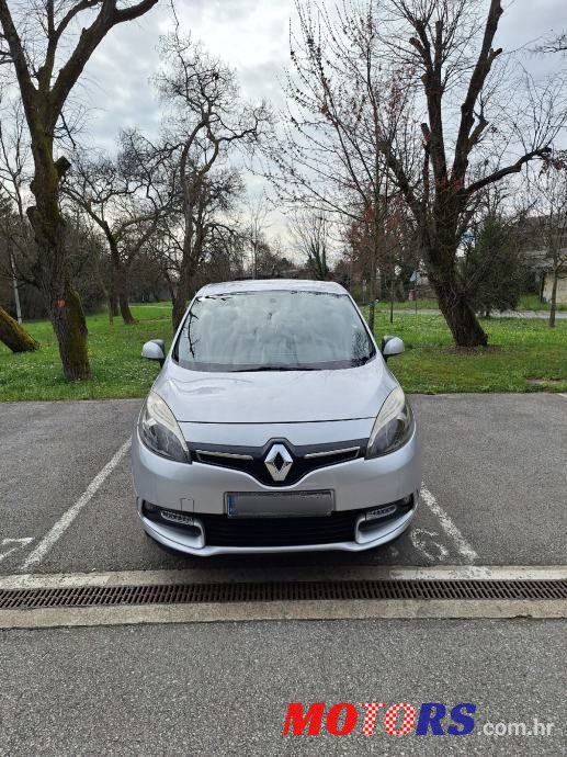 2015' Renault Scenic 1.5 Dci photo #2