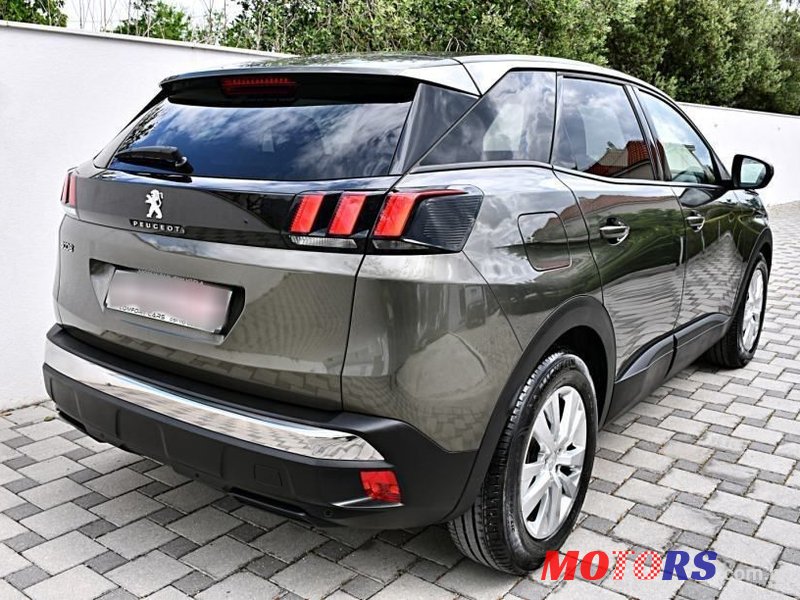 2020' Peugeot 3008 1,5 Bluehdi photo #4