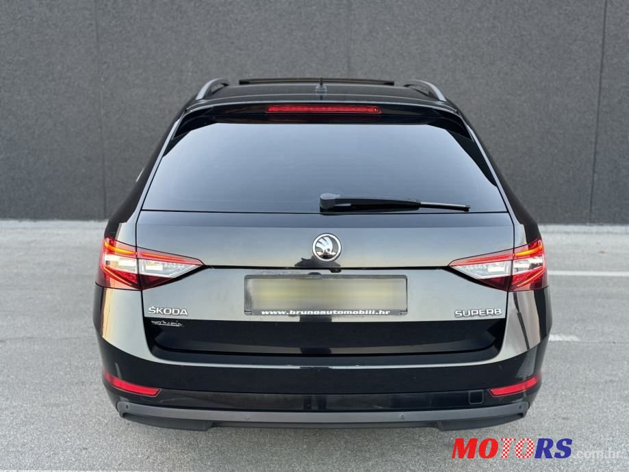 2018' Skoda Superb Combi photo #5