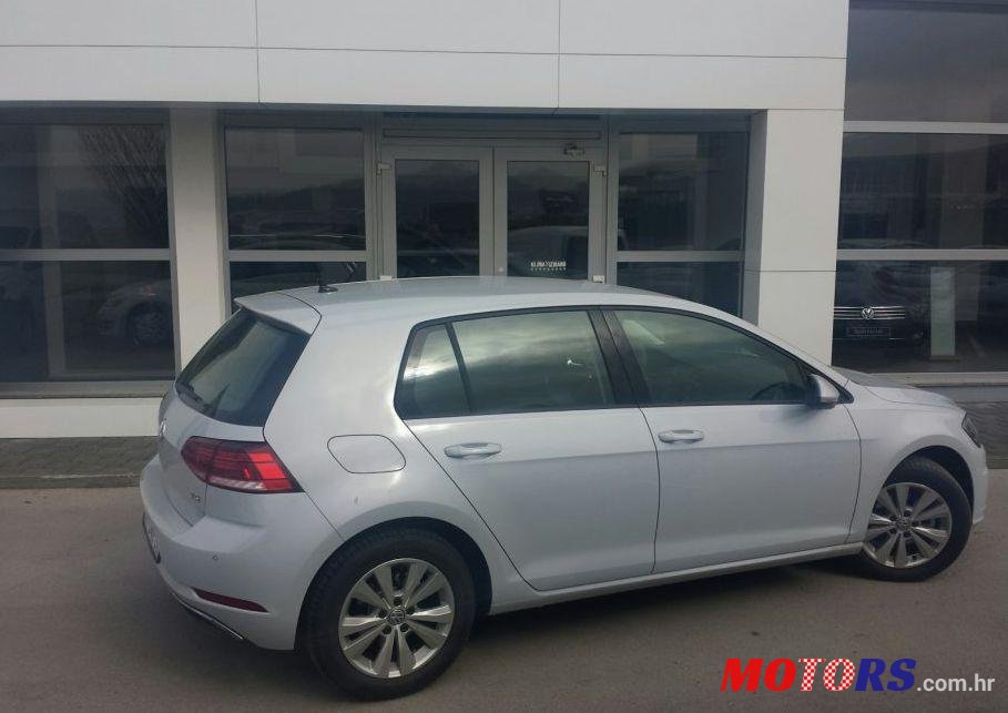 2017' Volkswagen Golf VII Tsi Comfortline photo #2