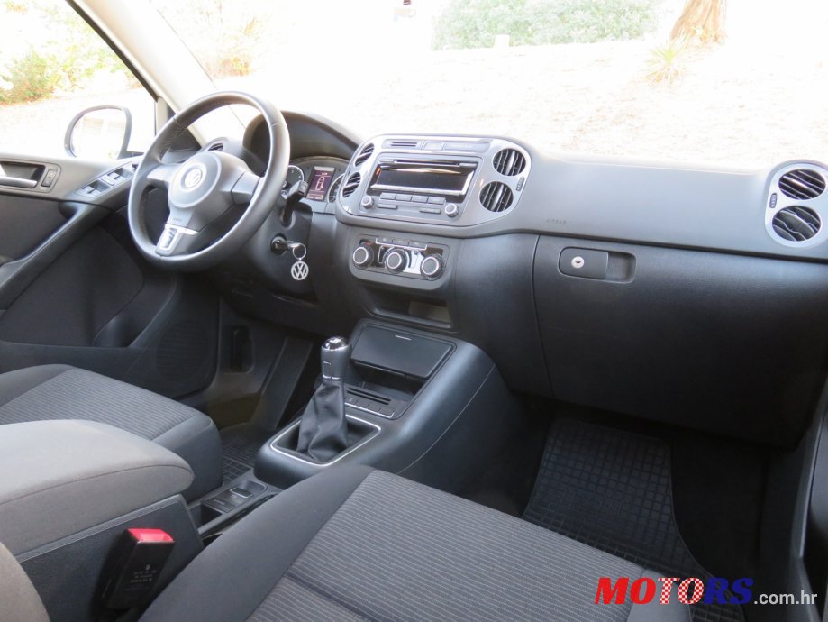 2013' Volkswagen Tiguan photo #3