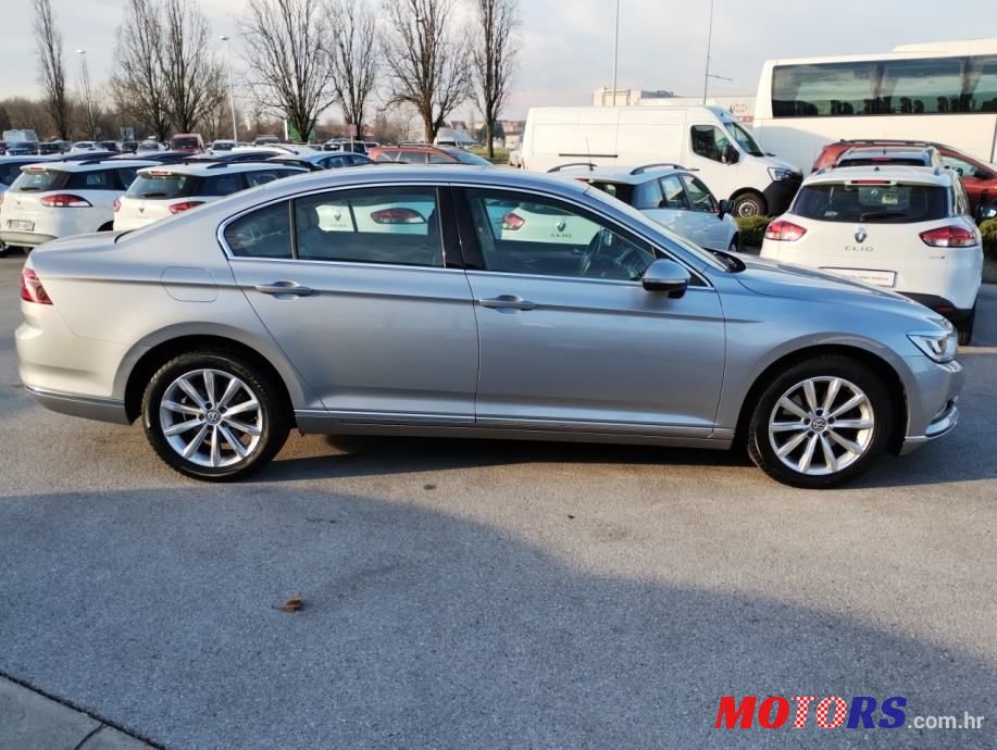 2018' Volkswagen Passat photo #4