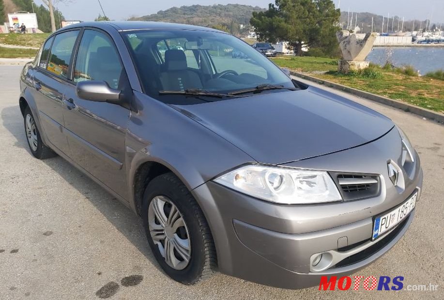 2008' Renault Megane photo #1