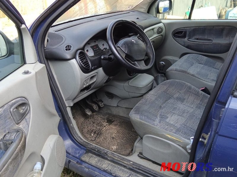 2001' Renault Scenic 2,0 16V photo #1