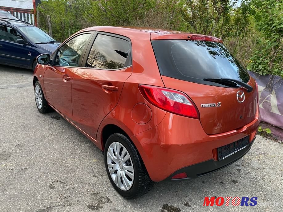 2010' Mazda 2 1.4 D photo #3