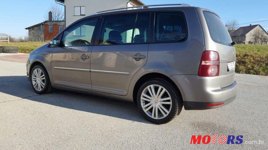2007' Volkswagen Touran 2,0 Tdi photo #1