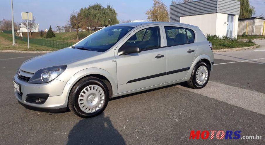 2005' Opel Astra 1,4 16V photo #1