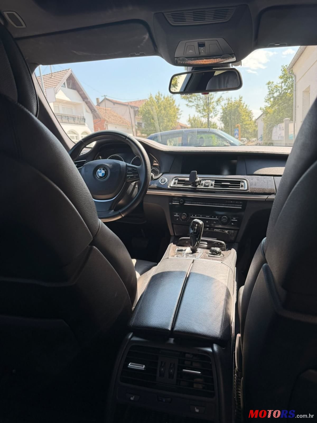 2010' BMW Serija 7 730D photo #6