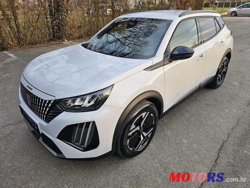 2024' Peugeot 2008 1.2 photo #3
