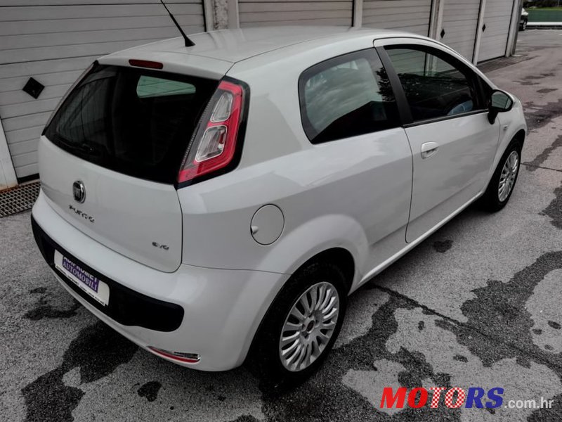 2010' Fiat Punto Evo photo #6