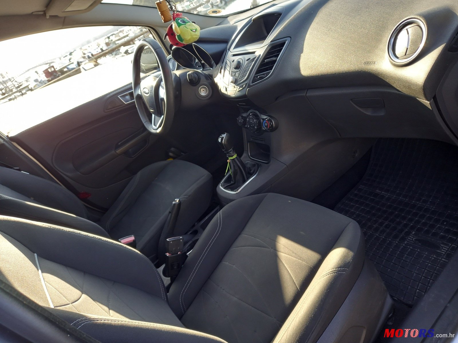 2013' Ford Fiesta photo #5