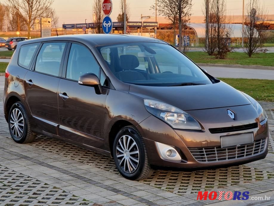 2011' Renault Grand Scenic 1,5 Dci photo #1