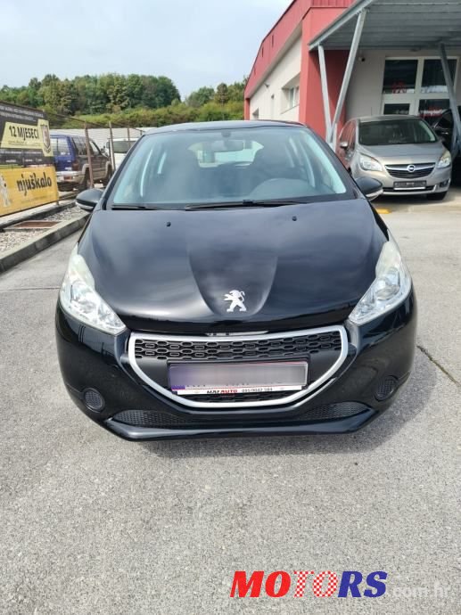 2014' Peugeot 208 1,0 Vti photo #2