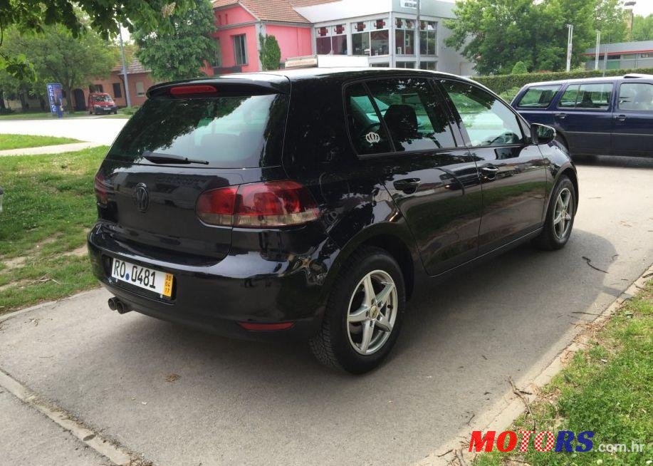 2010' Volkswagen Golf VI 1,6 Tdi photo #2