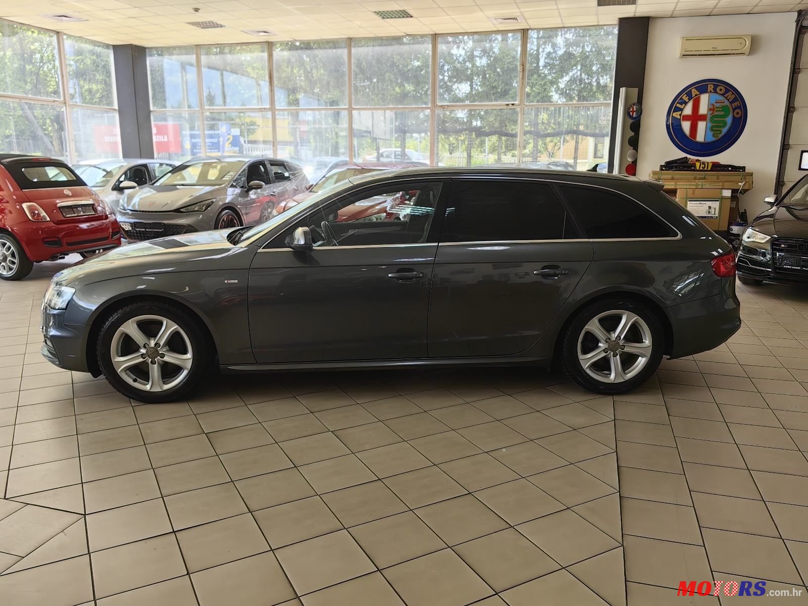 2014' Audi A4 Avant photo #5