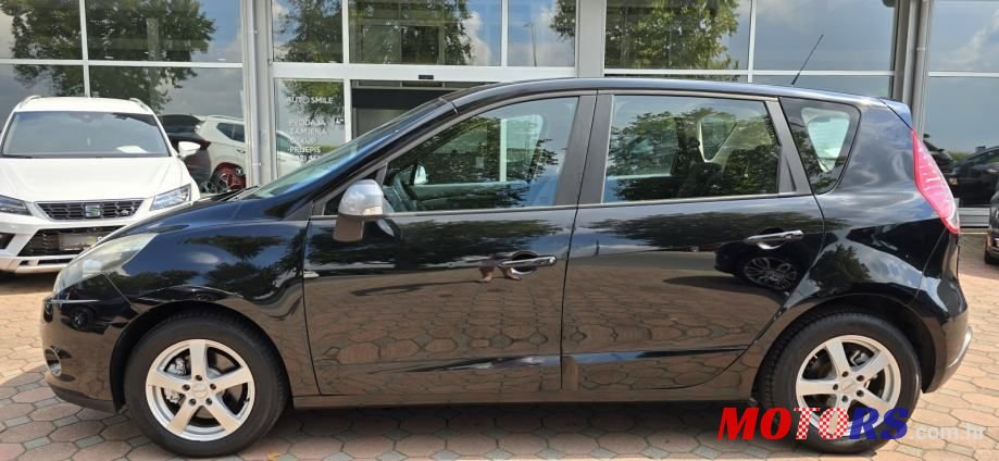 2011' Renault Scenic 1,5 Dci photo #2