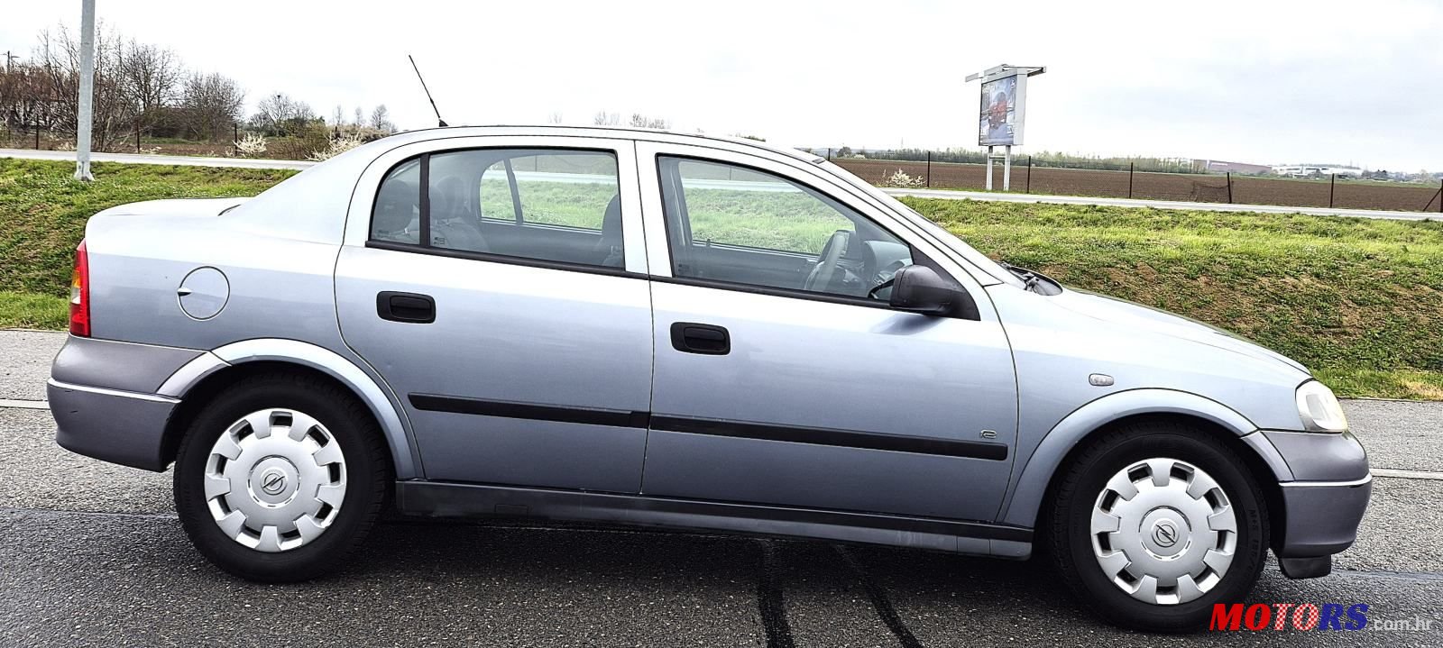 2005' Opel Astra Classic photo #2