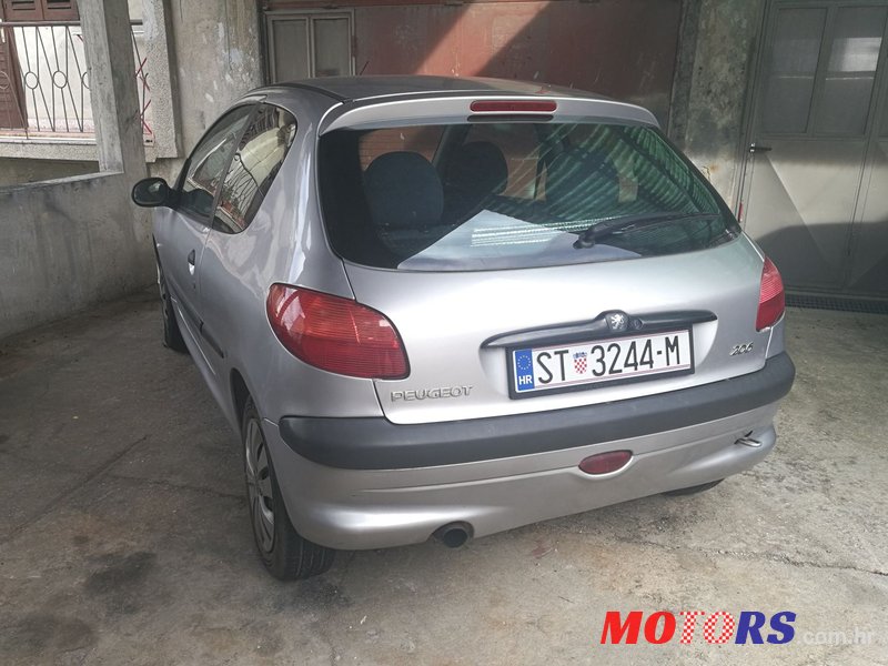 2000' Peugeot 206 photo #7