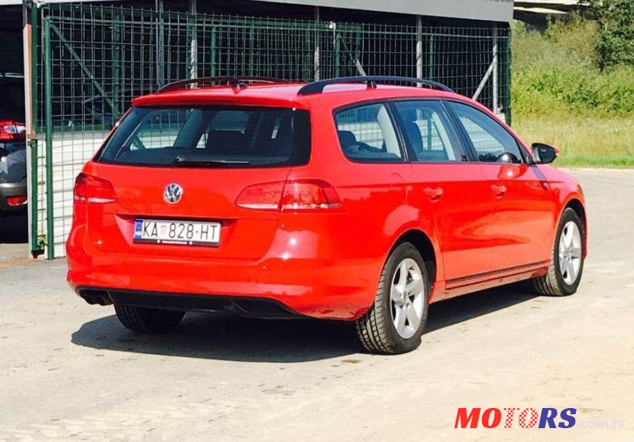 2012' Volkswagen Passat Variant photo #2