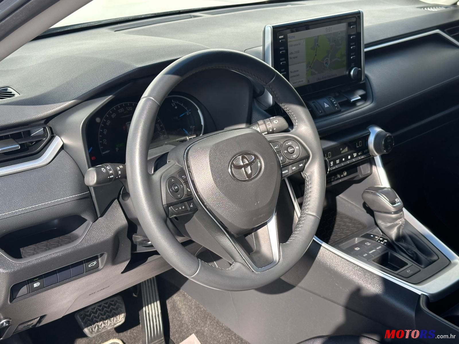 2021' Toyota RAV4 Hybrid photo #5