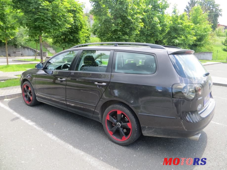 2010' Volkswagen Passat Variant photo #6