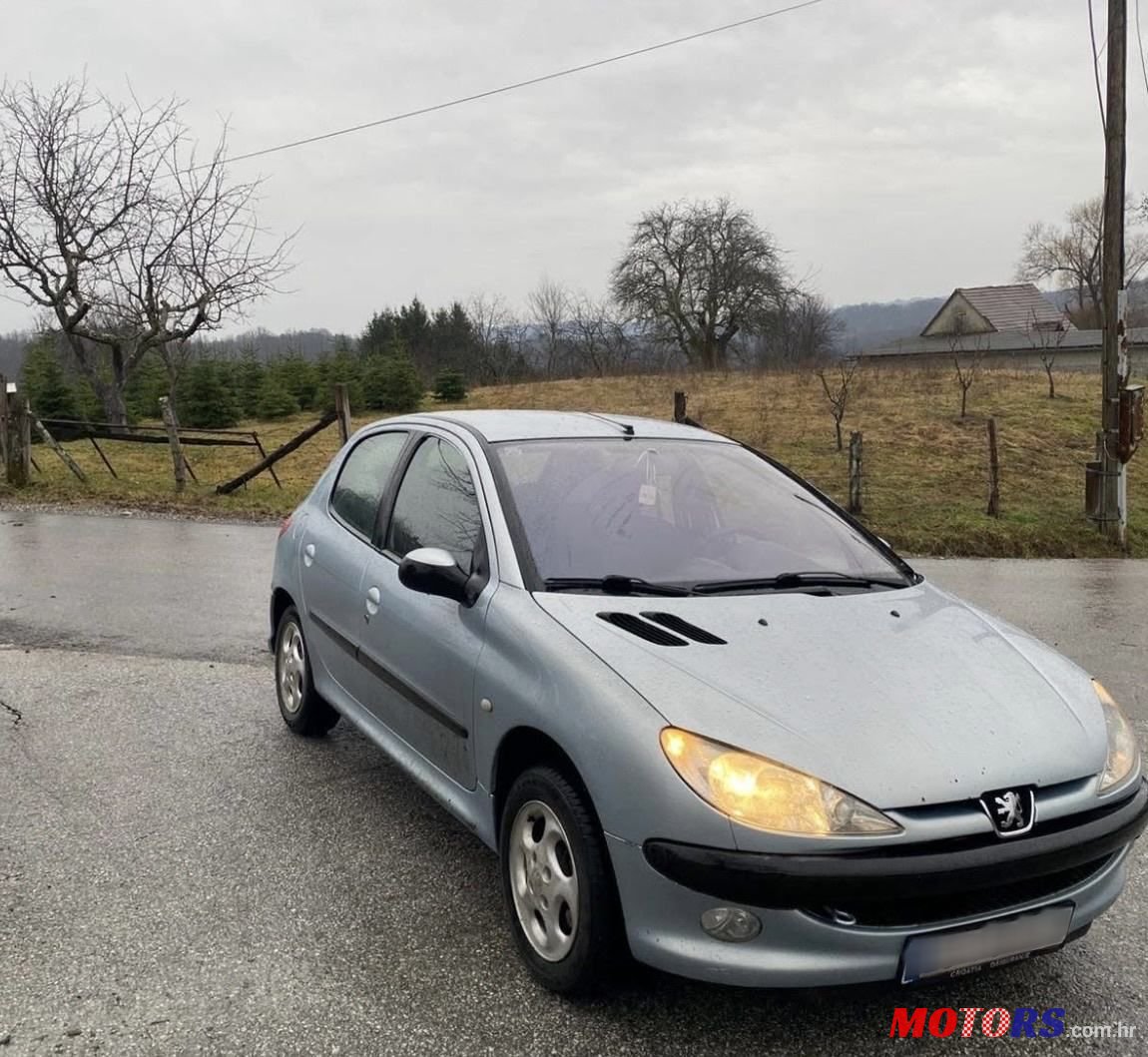 2005' Peugeot 205 1.4 photo #2