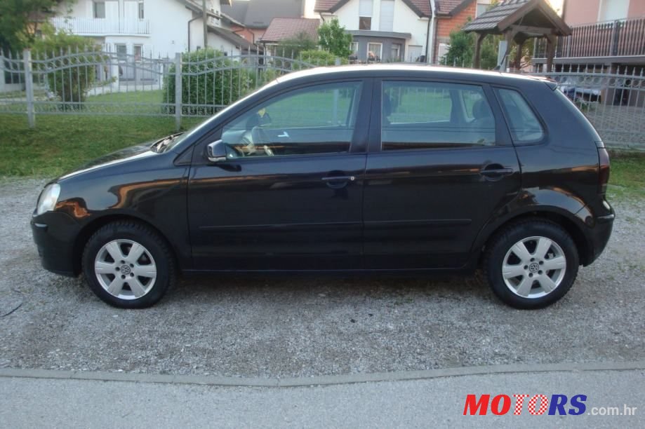 2006' Volkswagen Polo photo #1