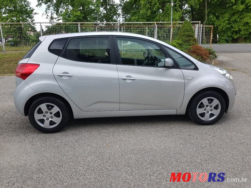 2010' Kia Venga 1,4 Crdi Ex photo #5