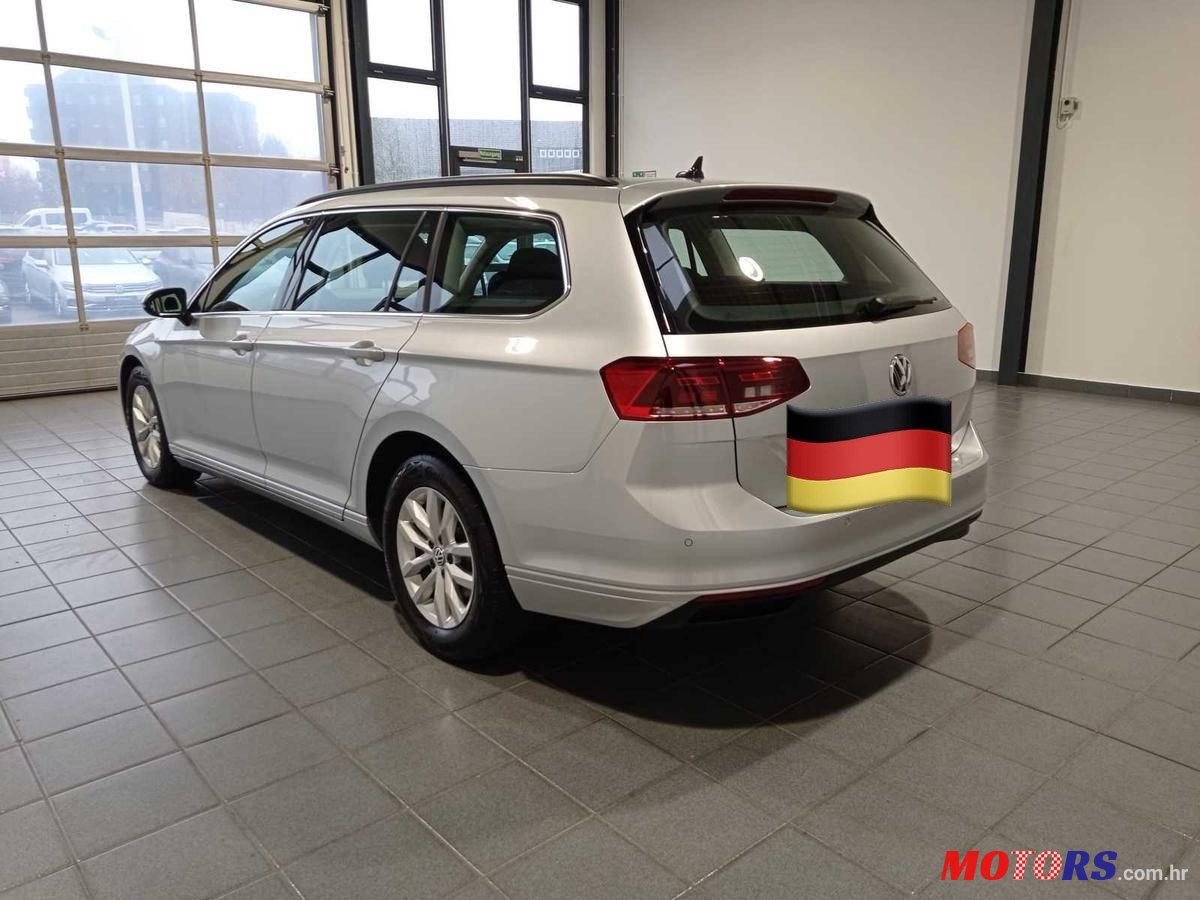 2020' Volkswagen Passat Variant 2.0 TDI Business photo #3