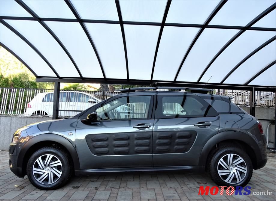 2015' Citroen C4 Cactus photo #1