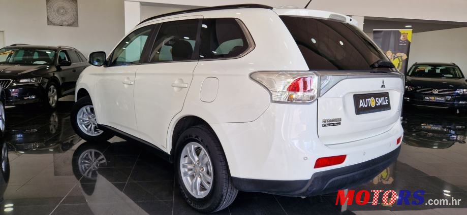 2014' Mitsubishi Outlander 2Wd 2,2 photo #2