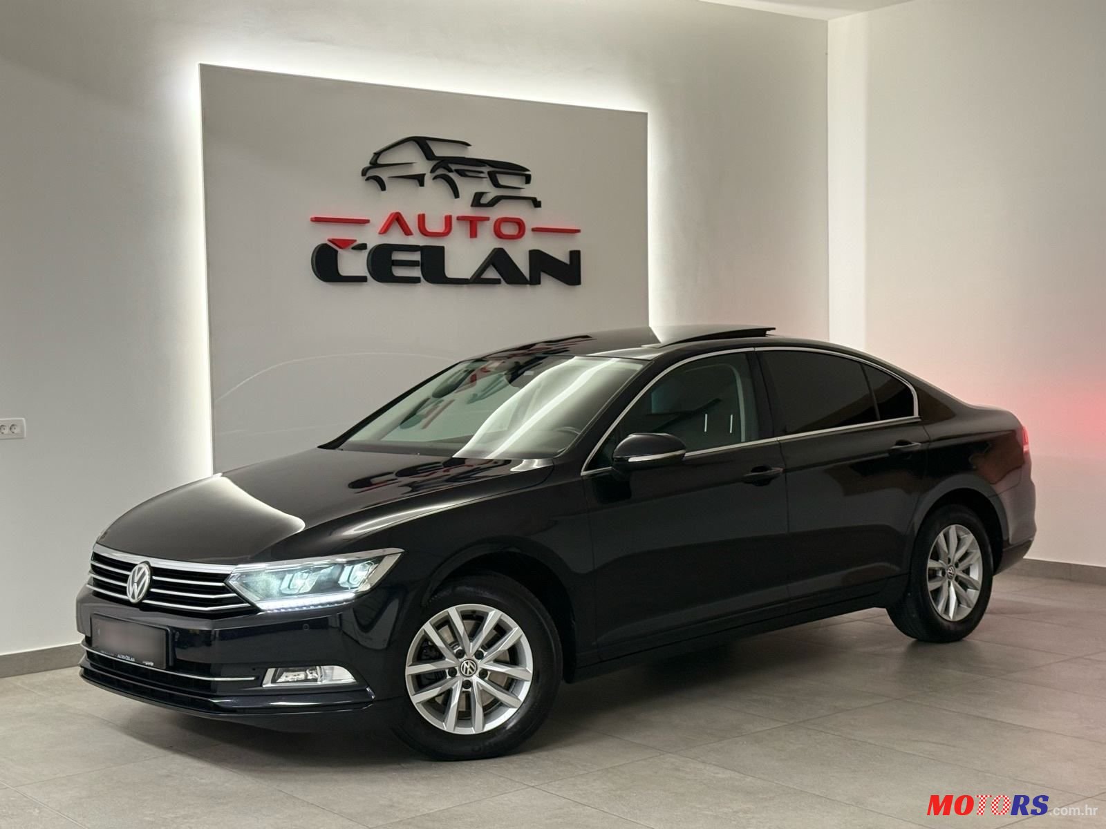 2016' Volkswagen Passat photo #1