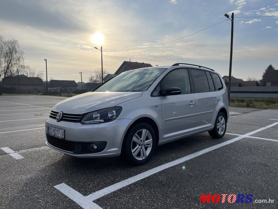 2013' Volkswagen Touran 2,0 Tdi photo #3