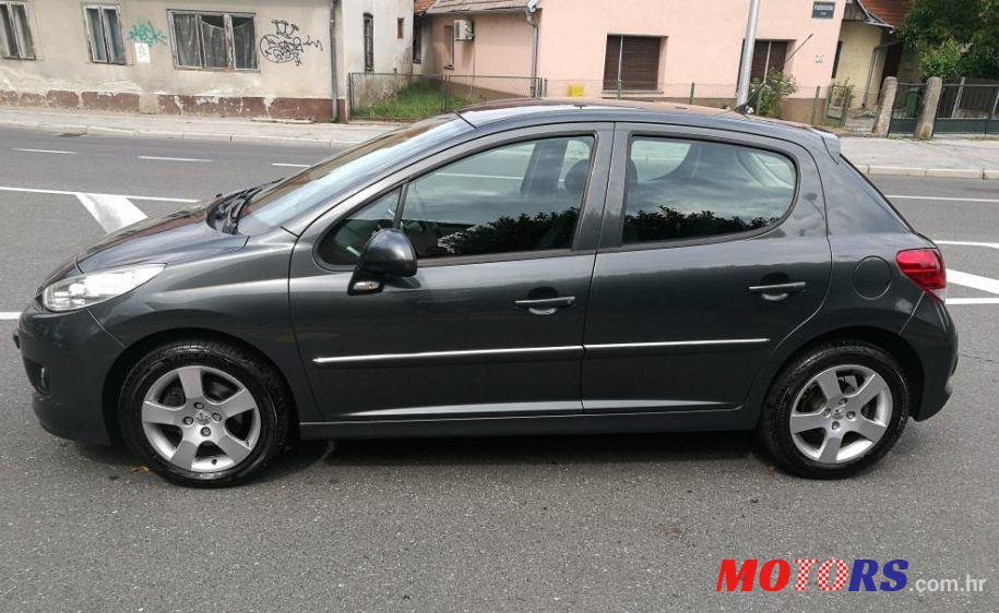 2011' Peugeot 207 1,6 Hdi photo #2