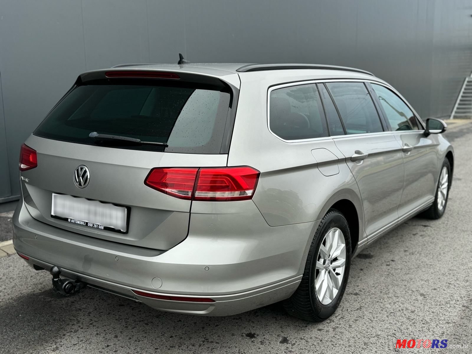 2016' Volkswagen Passat Variant photo #4