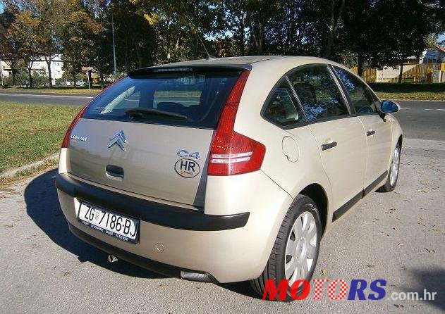 2006' Citroen C4 1,6 I 16V Sx photo #2