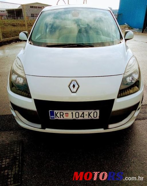 2011' Renault Scenic 1,5 Dci photo #1