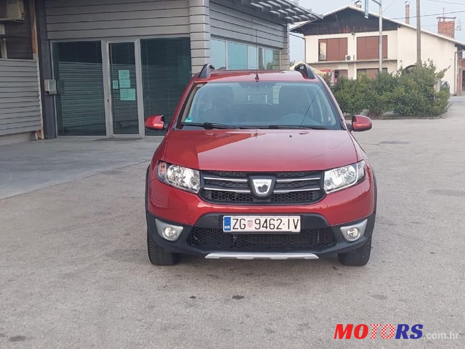 2014' Dacia Sandero photo #4