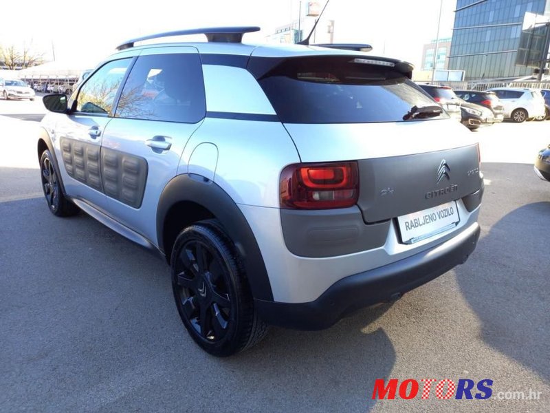 2017' Citroen C4 Cactus photo #2